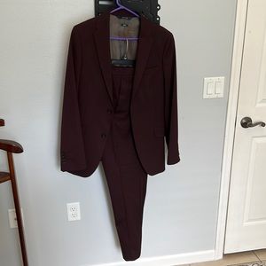 Perry Ellis 2 piece wine/maroon suit